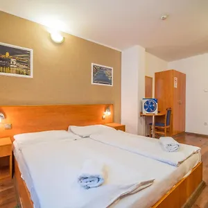 Easy Star 3*, Budapest Ungarn